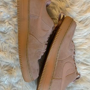 NIKE AIRFORCE PINK GUM SOLE